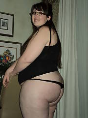 Fat army wifey sends pictures to husband down range who likes to share with other people...please leave comment!