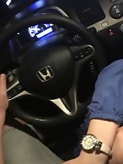 play huge tits car