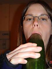 Heres me naked - here we have a few photos of this nerdy looking mamma of 2.  i have a gut feeling she was a penetrating loser in high school and college...!