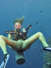 spreading legs show bang