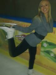 blondie panties shows cunt