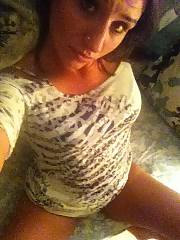 spreads legs shows