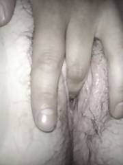 Hairy spanish vagina - i have no idea what this man said in his submission as it was all in spanish but lets say shes needs a razor and some shaving gel!!!