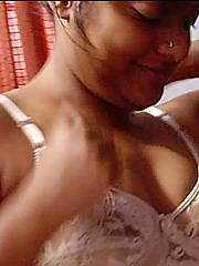 Bengali slut smita - she is sexy n learned in bed..but she cheated on many men n liked porn like hell