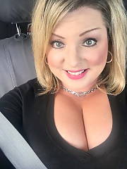 Mom blond Short huge melons Makeup beautiful Lipstick Amateur Blonde MILF huge Boobs