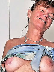 Silvia die alte Dreilochhure Amateur Closeup Mature