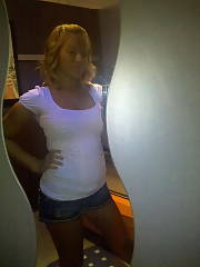 blondie teenager shows college
