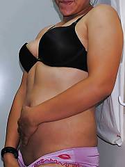 darkhaired milf