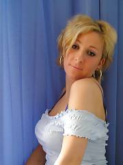 blonde flashing hooters cam