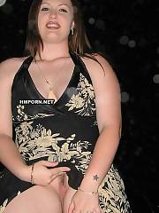 mature spreading legs flashing