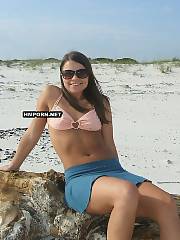 couple blackhaired wife shows