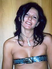 morena brunette milf