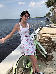 close teen