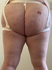 Huge butt hot Wife likes showing Off Amateur MILF Asses
