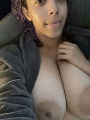 Morena con grandes melones Amateur Tits Latin