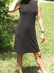 Amateur outdoor posing two Ebony Milf Posing Outside