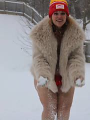redhaired chubby mature outdoor