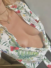 public hooters flashing