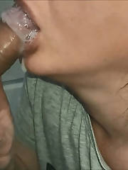 sucks big jizz throat